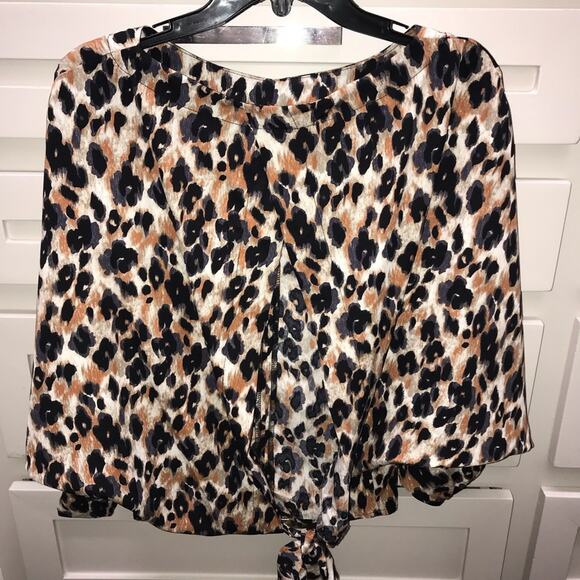 Harlowe & Graham Cheetah Tie-Hem Dolman Blouse - Picture 4 of 5